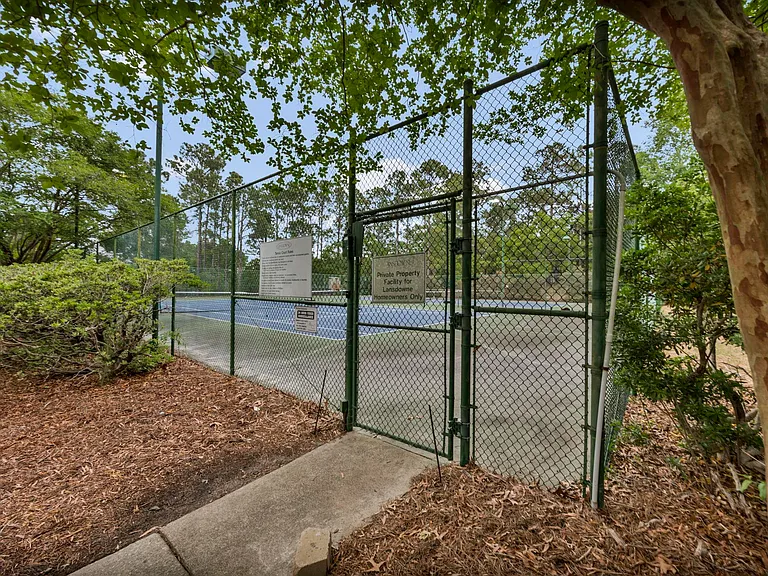 109 Cotoneaster Dr — Photo 25