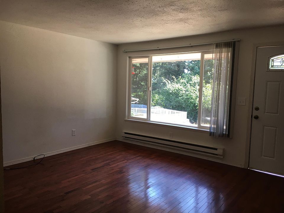 1st image of 18816 Mountain View Dr E