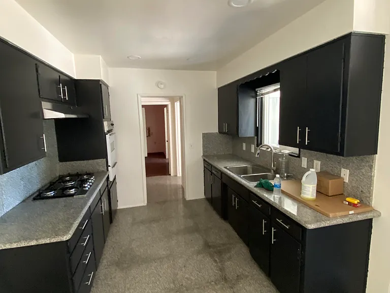 living room traverting floors