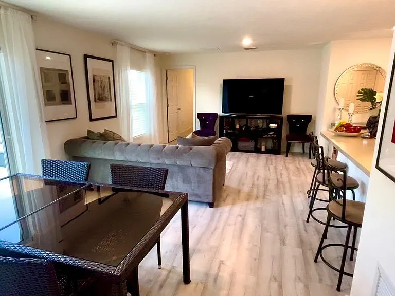 1348 SE Bayharbor St — Photo 4
