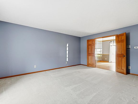 4th image of 73 Mayfair Way