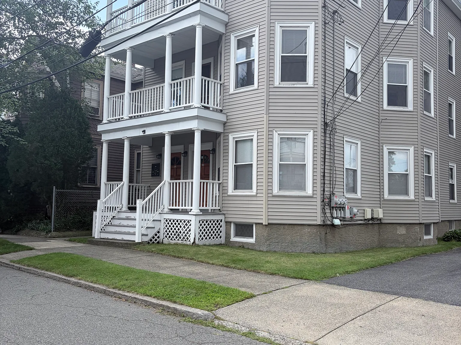 2 bed, 1200 sqft, $2,400 — Photo 1