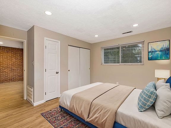 4th image of 721-723 Delta Ave #5