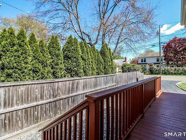 25 Maplewood Ave — Photo 27