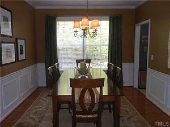 4th image of 2309 Summit Dr