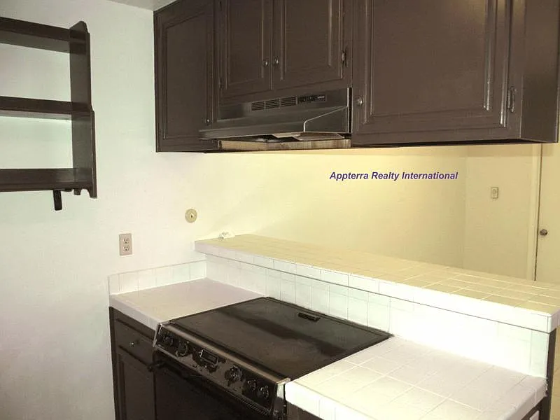 3 bed, 1.5 bath, 1113 sqft, $3,800 — Photo 4