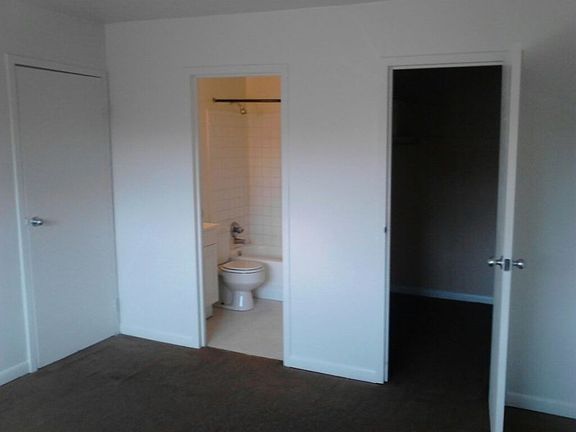 5th image of 2743 Harrison Ave APT 3