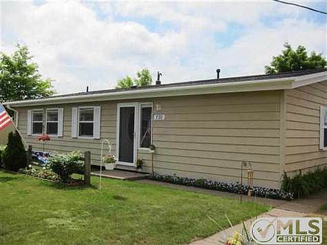 3rd image of 130 Tarzon St