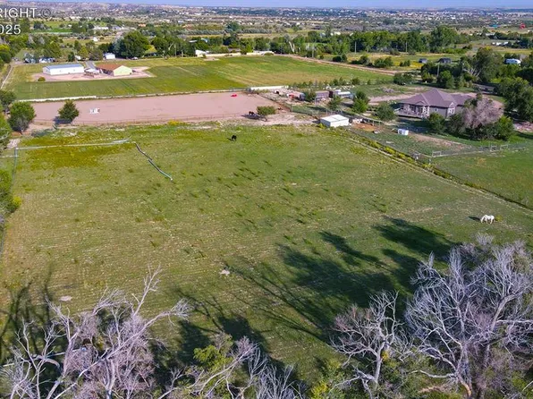 958 L St, Penrose, CO 81240