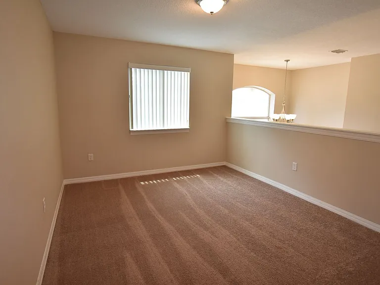 527 Bristol Cir — Photo 23