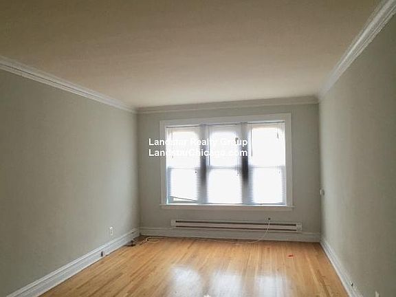 2nd image of 2440 W Rosemont Ave APT 1W