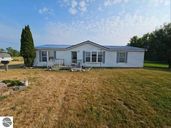 7075 E Adams Rd, Clare, MI 48617