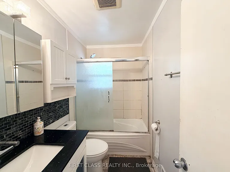 87 Vauxhall Dr — Photo 10