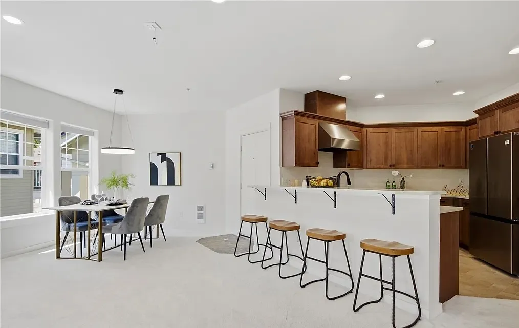 22669 NE Alder Crest Dr — Photo 4