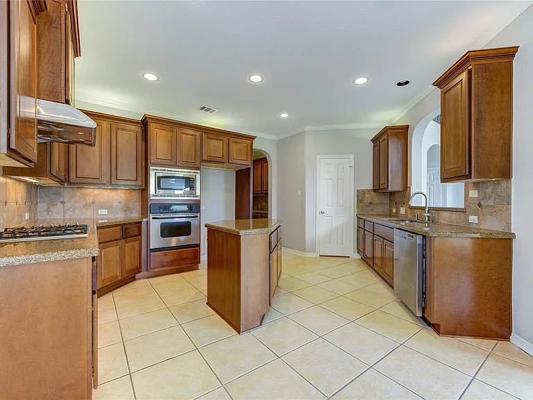 3819 Rivermoss Ln — Photo 18