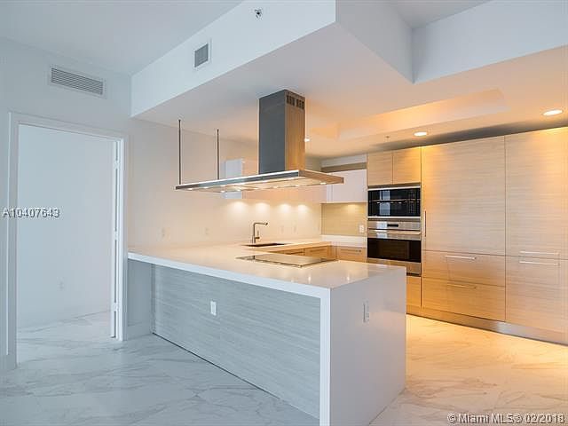 1st image of 17301 Biscayne Blvd APT 2204