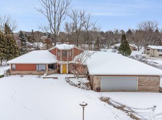 5390 Pheasant Ct, Alma, MI 48801