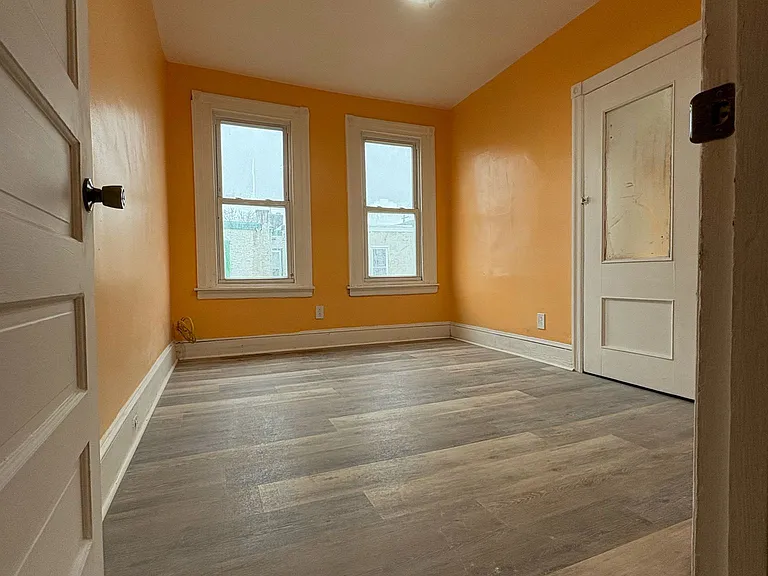 5934 Spring St — Photo 3