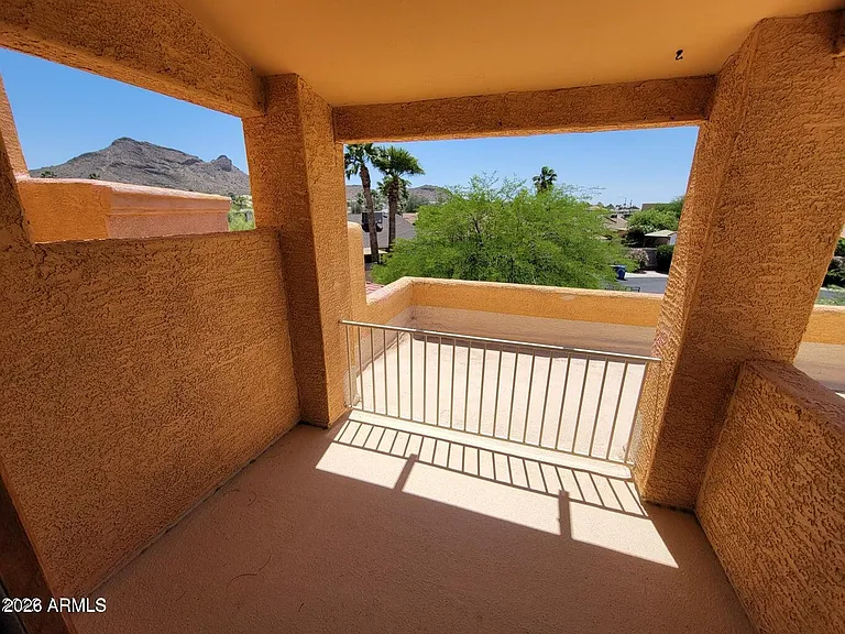 1629 E Grandview Rd — Photo 30