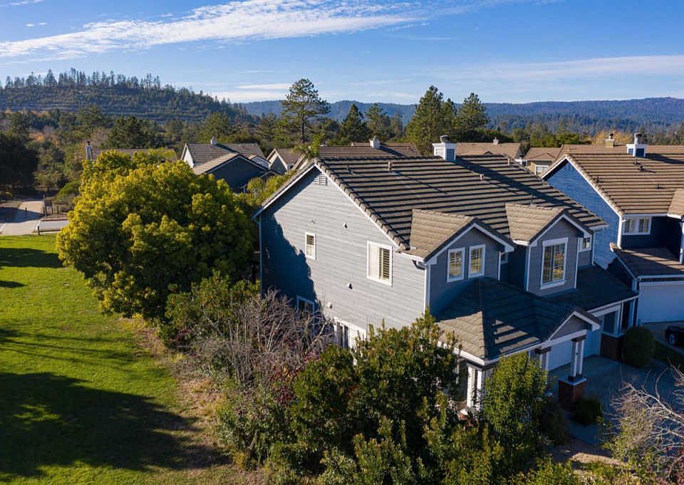 1st image of 601 Coast Range Dr