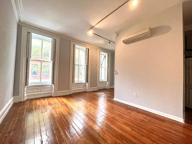 2019 Spruce — Photo 2