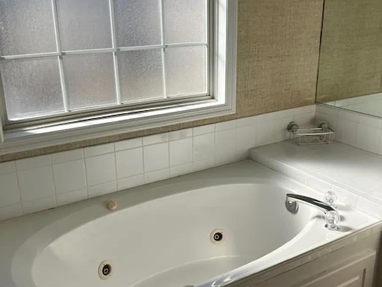 715 Clearwater Ct #L — Photo 11