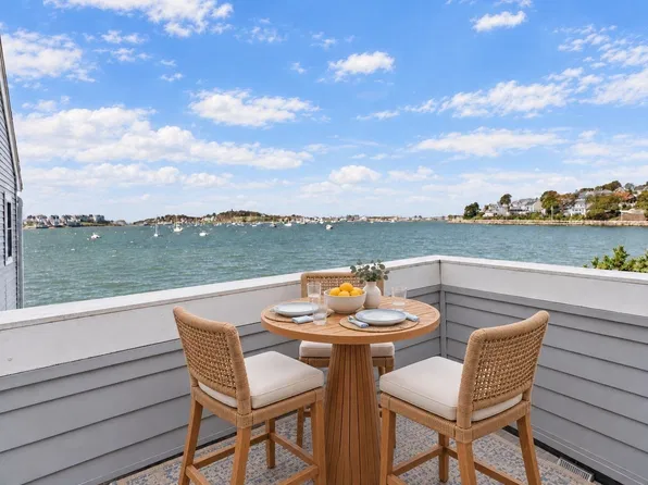 180 Cadish Ave APT 8, Hull, MA 02045