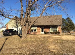 9691 E Whipperwill Ln, Broken Arrow, OK 74014