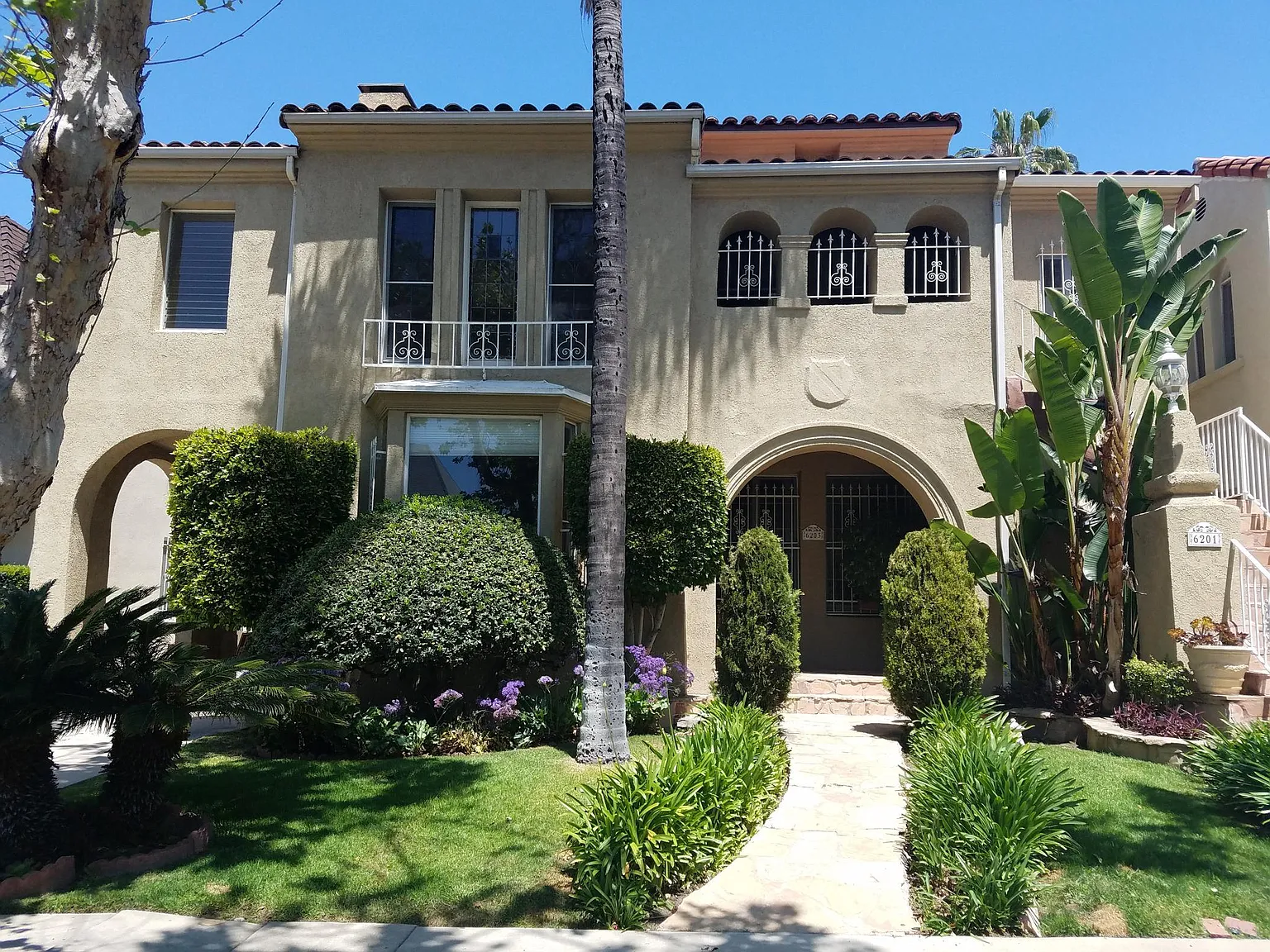 3 bed, 2000 sqft, $5,300 — Photo 1
