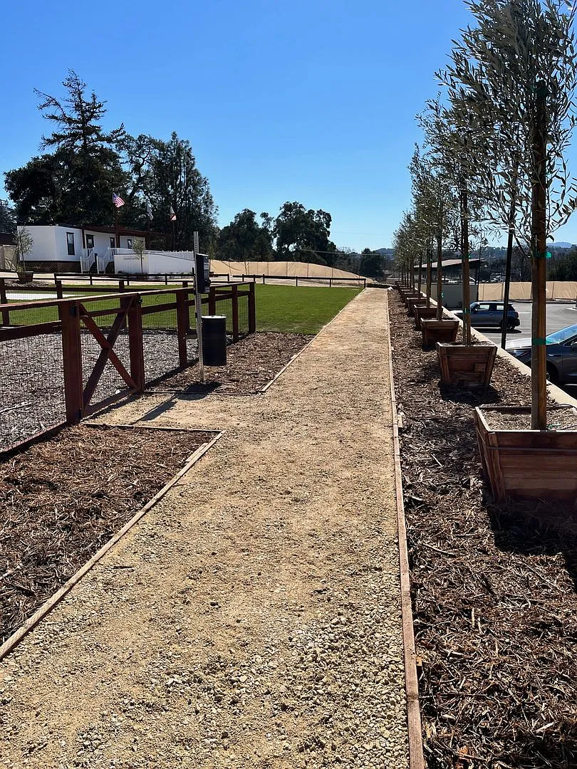 Emerald Ridge Apartments — Photo 4