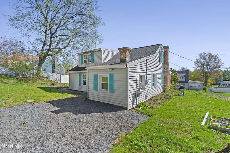 3rd image of 93 Euclid Avenue