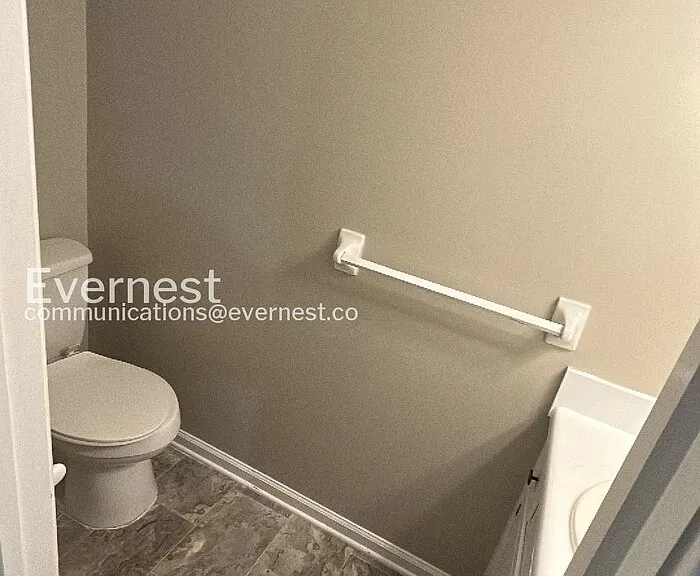 2445 Hampstead Dr — Photo 11