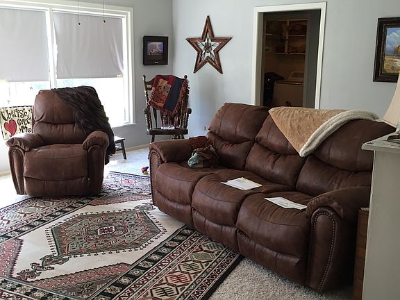 Sunroom/family room 