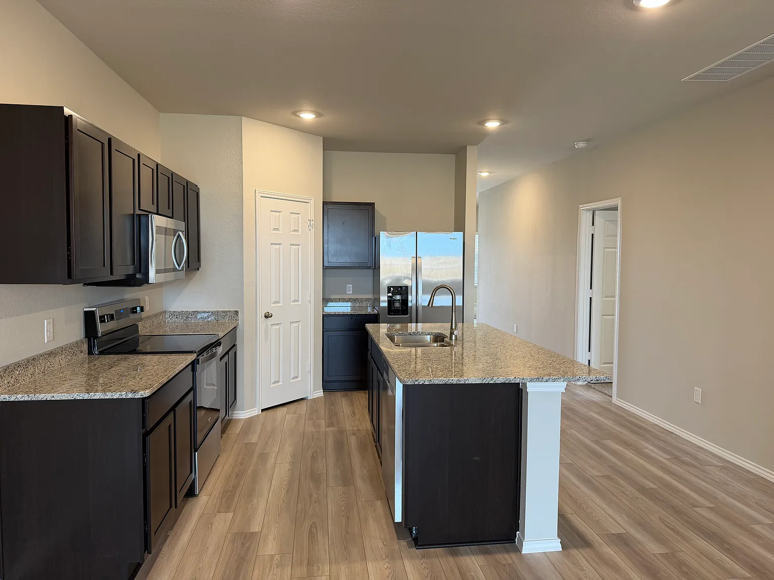 4 bed, 1479 sqft, $1,695 — Photo 4