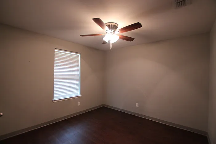 2532 Westminster Dr — Photo 17