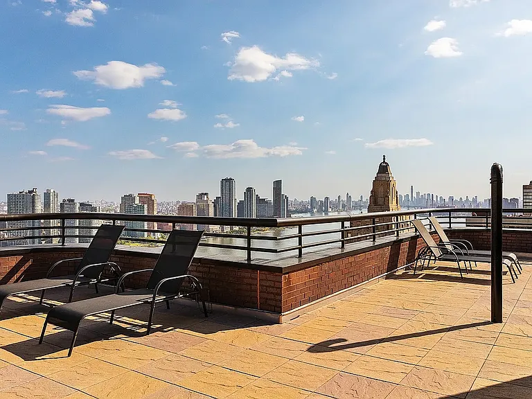 415 E 54th St #6D — Photo 11