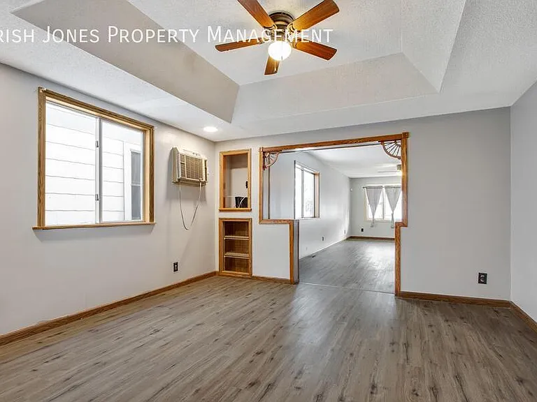 26 Bolton Pl #LOWER — Photo 18