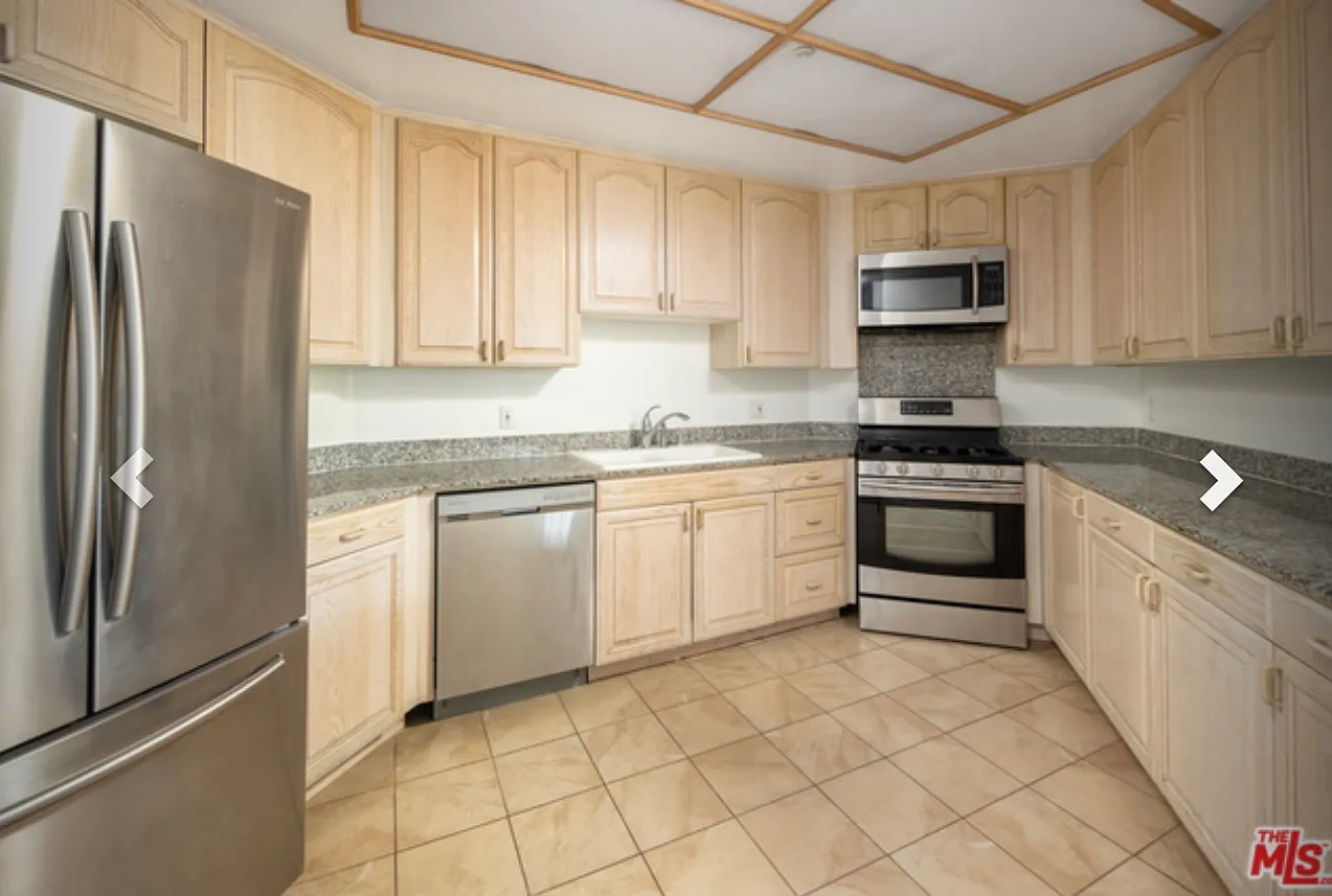 8349 Blackburn Ave — Photo 3
