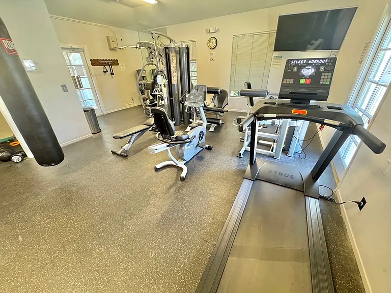 2705 Cheshire Ct — Photo 22