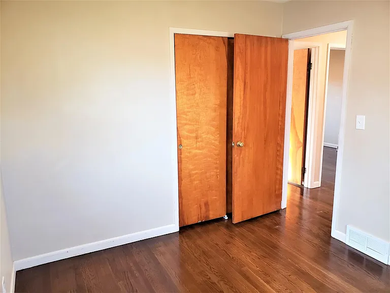 5107 Sheila Dr — Photo 14