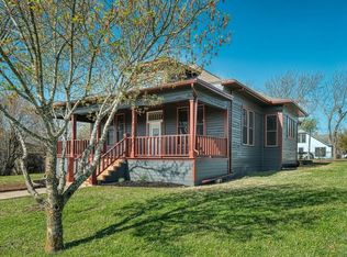 100 S Broad St, Coupland, TX 78615