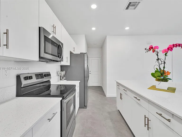 11904 SW 240th St — Photo 5