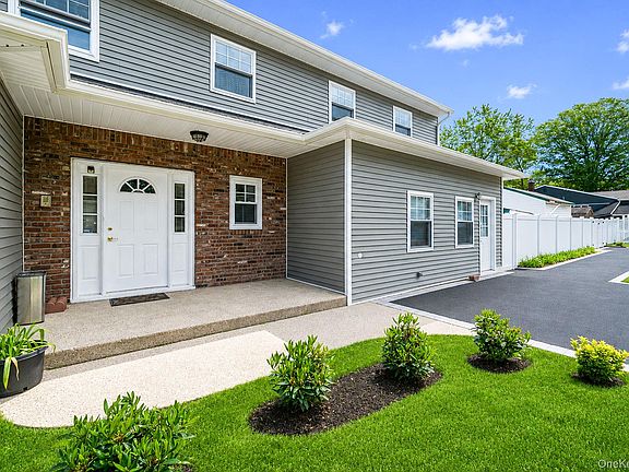 4th image of 883 Hawkins Avenue