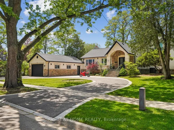 2090 Stonehouse Cres, Mississauga, ON L5H 3J1