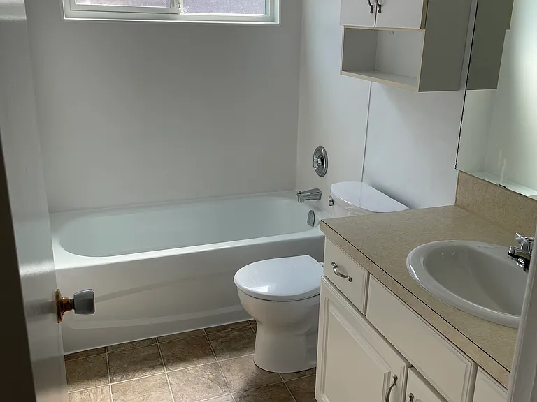 1926 Balsam St #302 — Photo 7