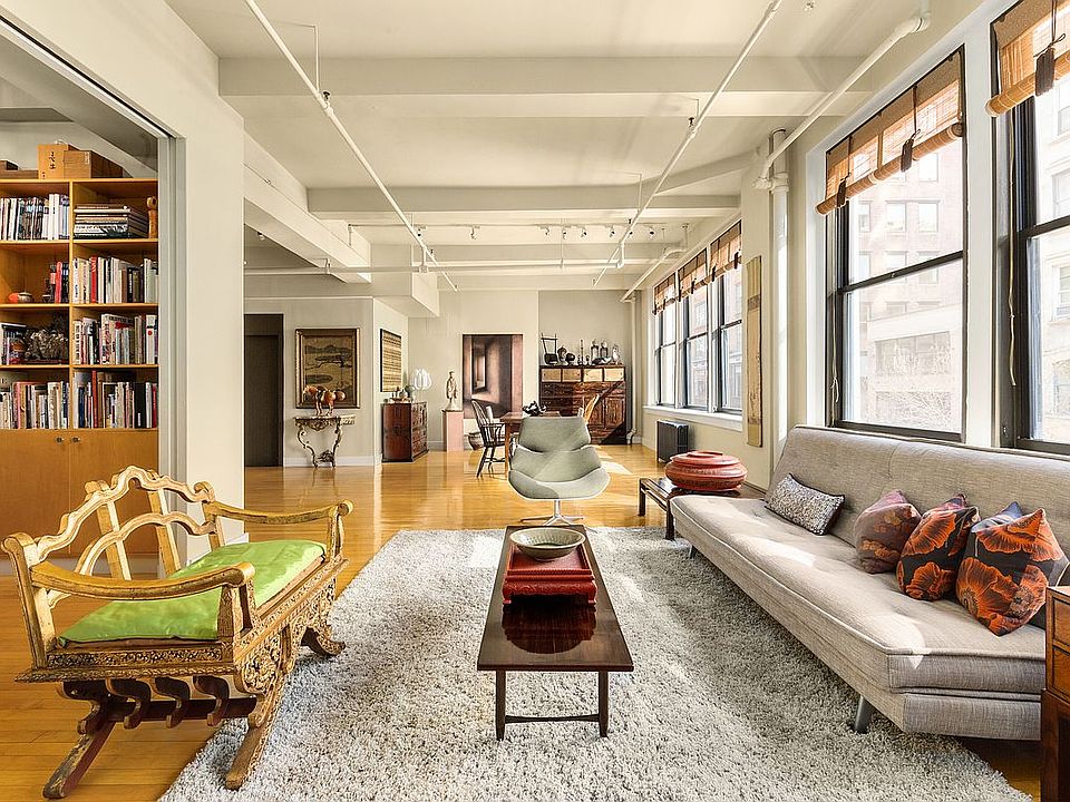 1st image of 108 W 25th St Floor 3
