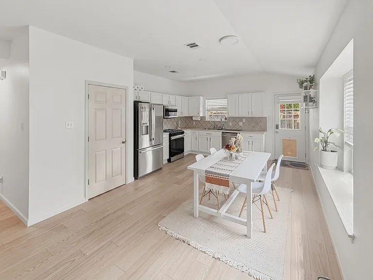 436 Grey Feather Ct — Photo 5