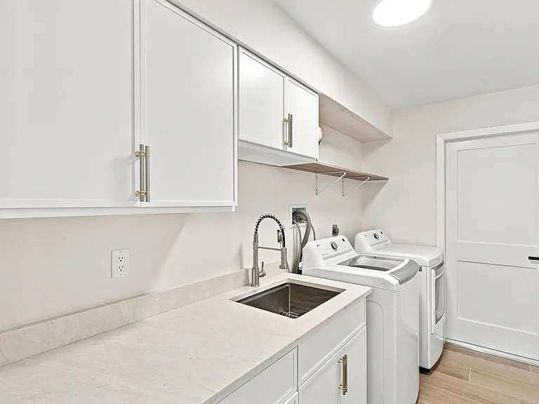 1259 Barnstaple Cir — Photo 33