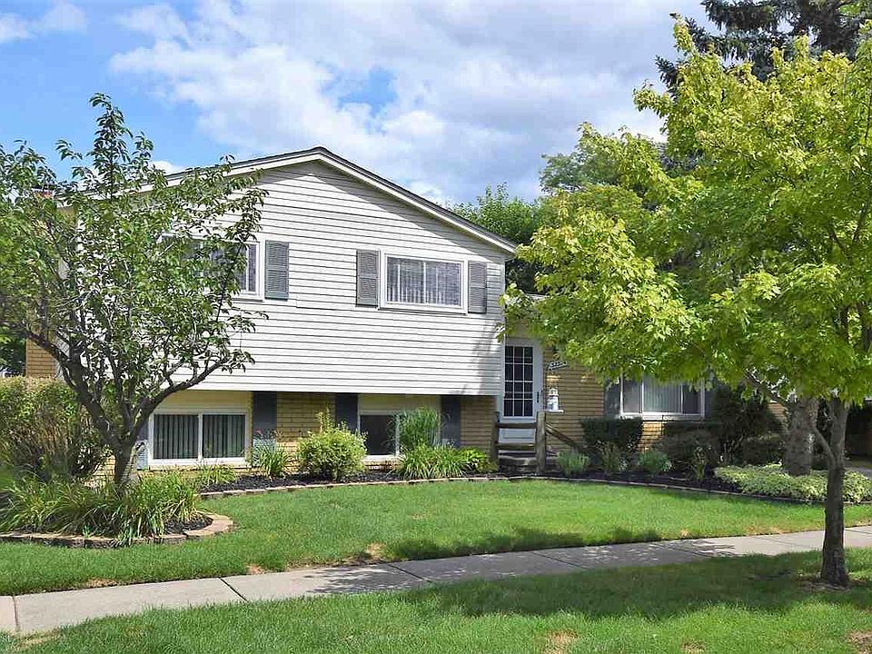 1st image of 32324 Bristol Ct