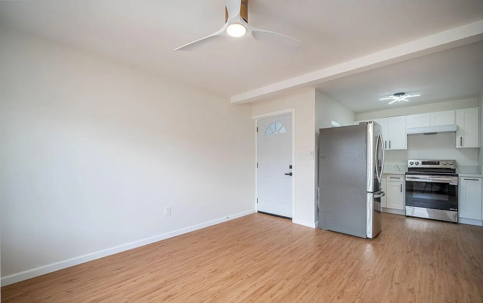 829 Waiaka Pl - Unit 3 — Photo 2